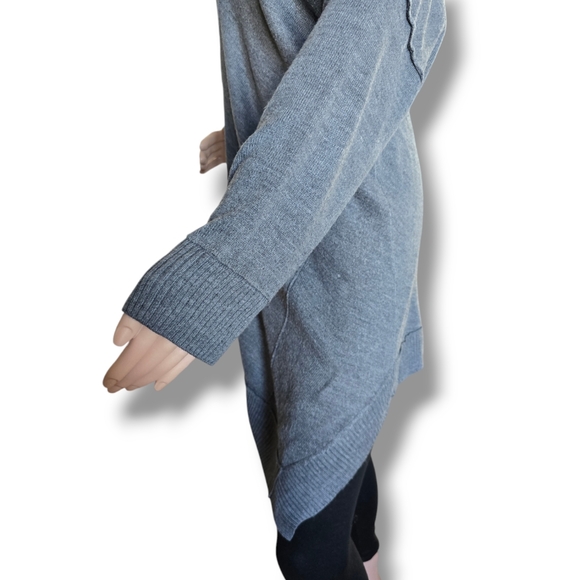 89th & MADISON Women's Gray Asymmetric One-Shoulder Knit Sweater - Picture 12 of 16